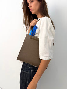 Bag thumbnail 3